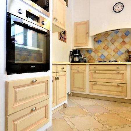 4 Bedroom Lovely Home In Marguerittes Zewnętrze zdjęcie