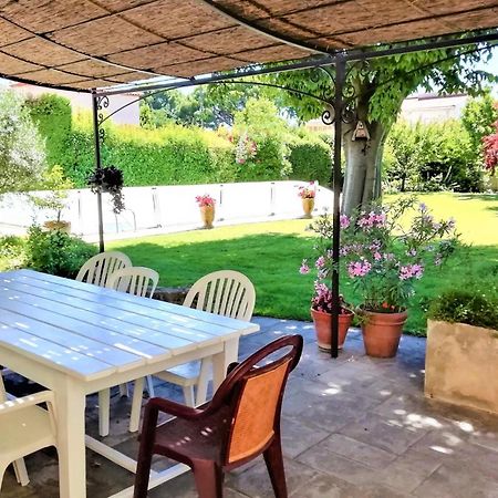4 Bedroom Lovely Home In Marguerittes Zewnętrze zdjęcie