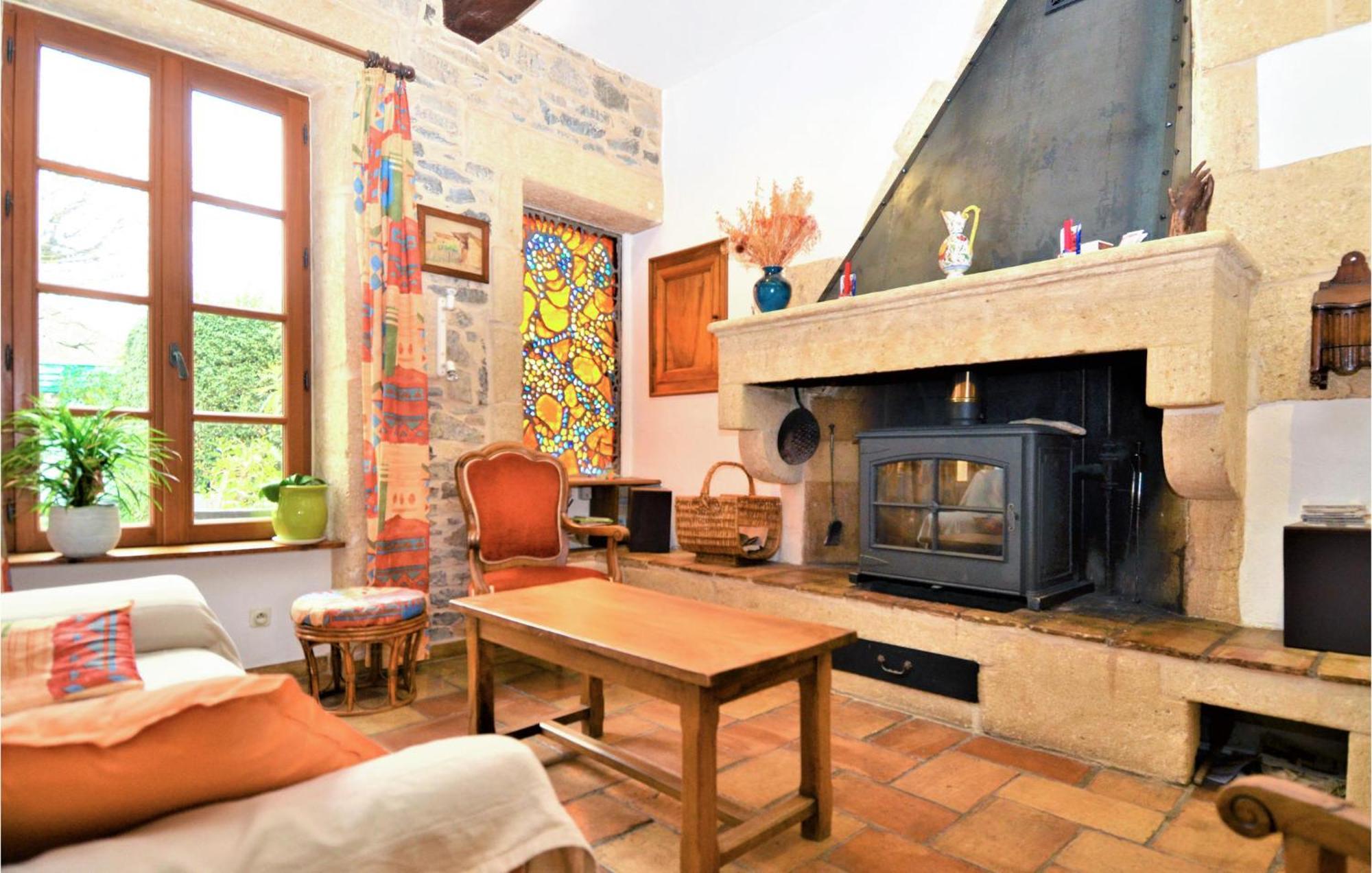4 Bedroom Lovely Home In Marguerittes Zewnętrze zdjęcie