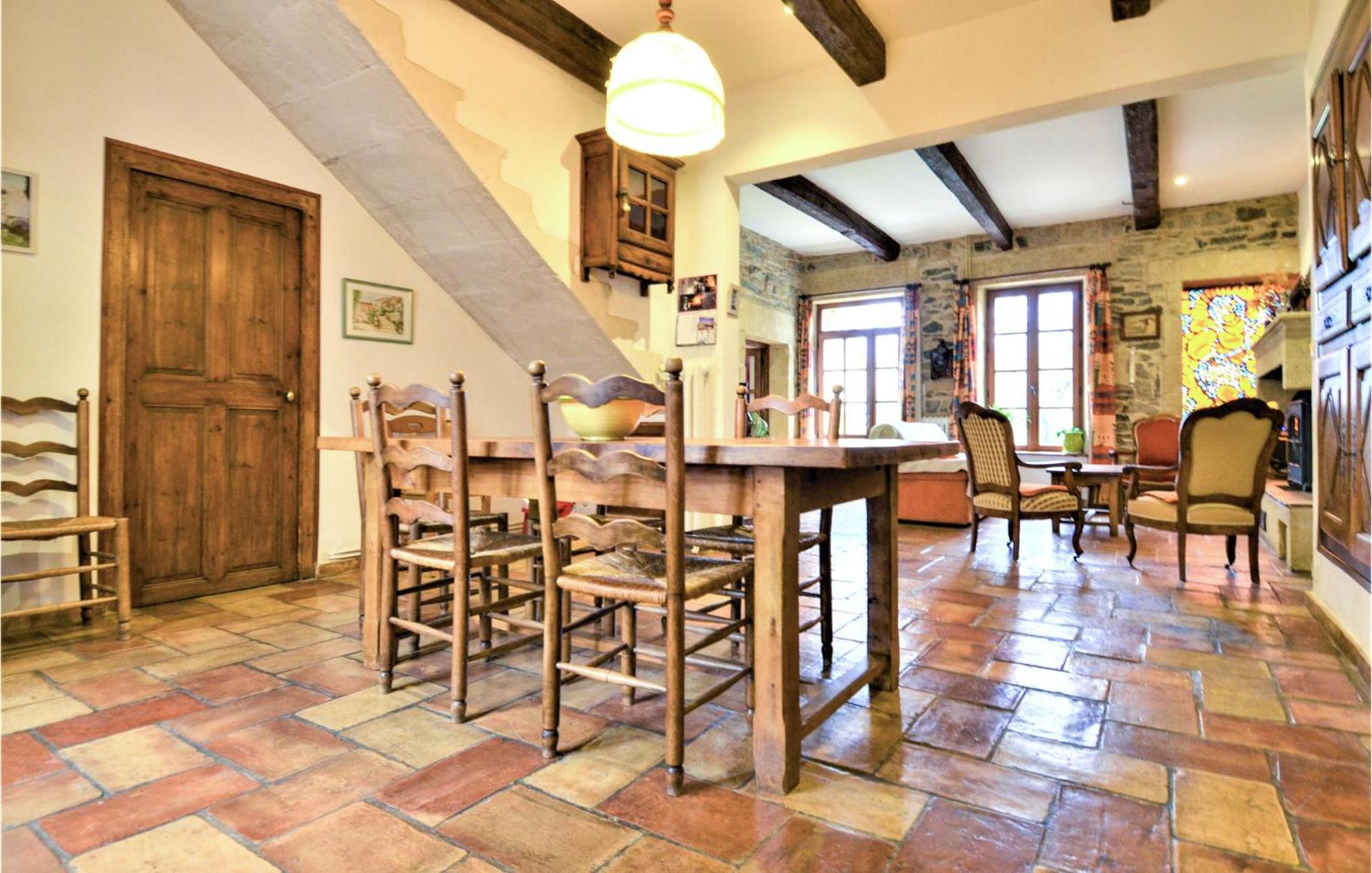 4 Bedroom Lovely Home In Marguerittes Zewnętrze zdjęcie