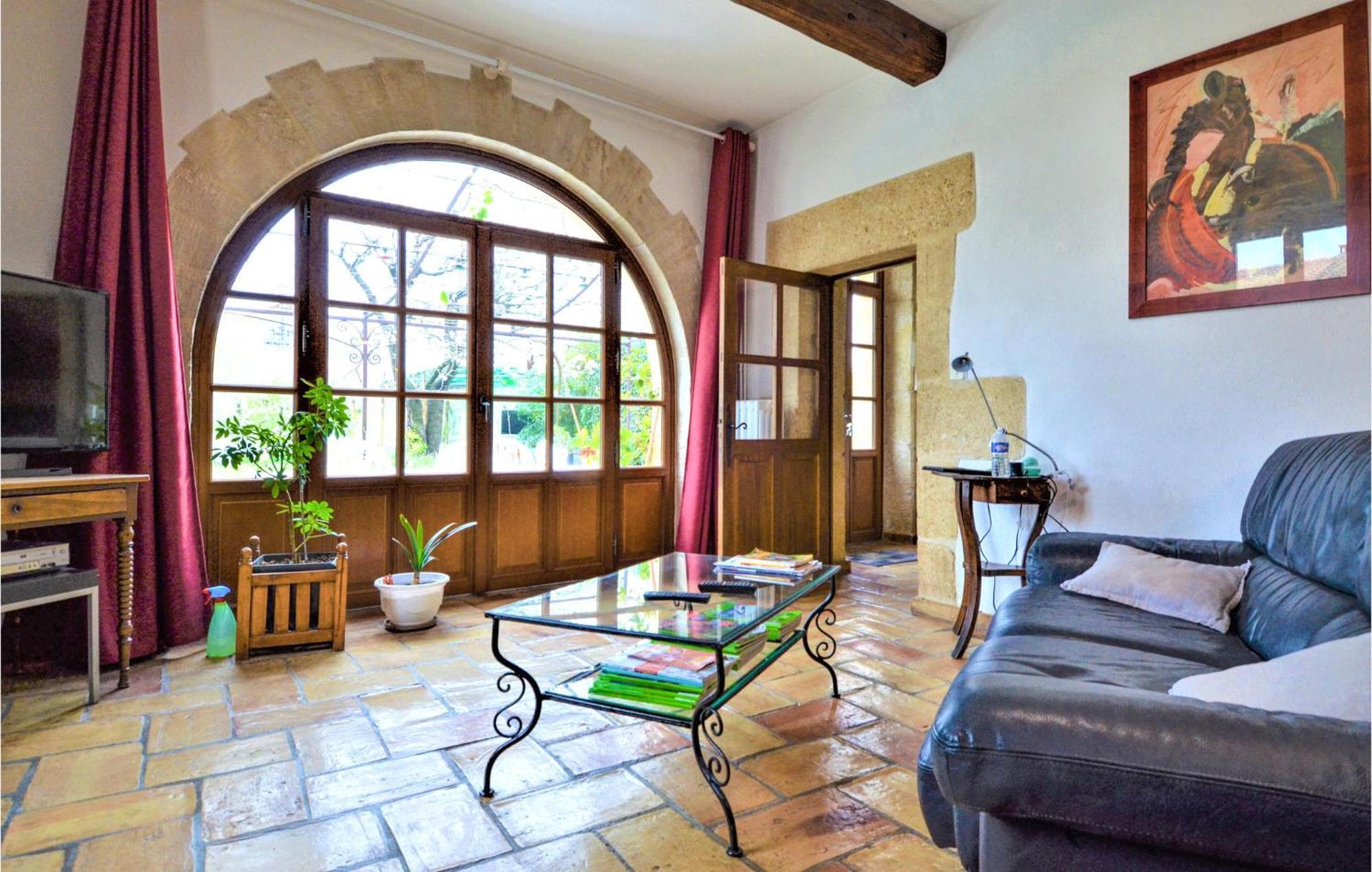 4 Bedroom Lovely Home In Marguerittes Zewnętrze zdjęcie